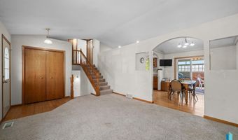 220 S Augusta Ave, Brandon, SD 57005