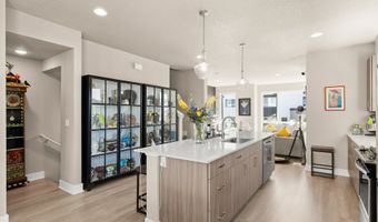 17163 SW WOODPECKER Ln, Beaverton, OR 97007