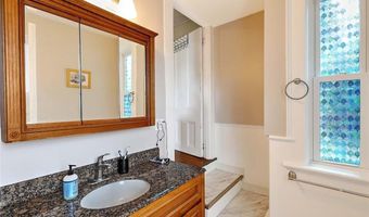 571 Spring St, Newport, RI 02840