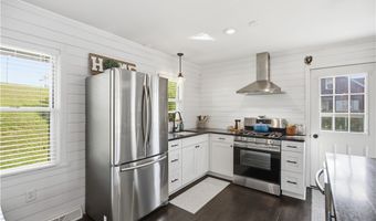 1784 Woodside Dr, Ambridge, PA 15003