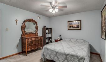 18345 Nottingham Ct, Basehor, KS 66007