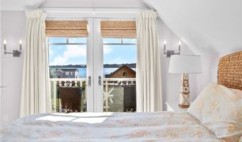 140 Tuckerman Ave, Middletown, RI 02842