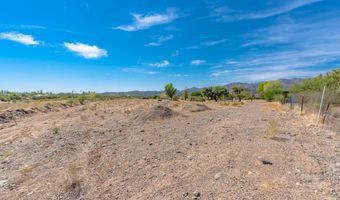 33795 S PARK Ln, Black Canyon City, AZ 85324