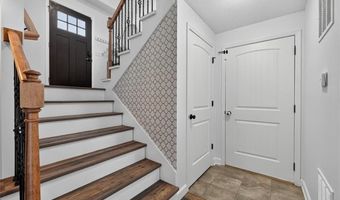 16913 Juniper Dr, Basehor, KS 66007