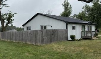 205 E Prospect St, Aurora, MO 65605