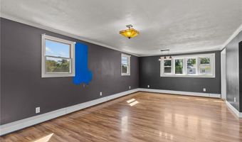 5 Lea Dr, Bristol, RI 02809