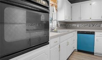 1217 E Cherry St, Altus, OK 73521