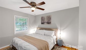 23 Springwood Dr, Asheville, NC 28805