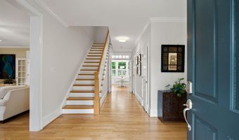 7032 WILSON Ln, Bethesda, MD 20817