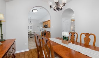 7686 SHADOW Gln, Bartlett, TN 38002
