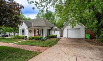 920 Grove St, Baldwin City, KS 66006