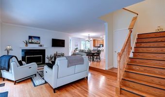 13 Woodlawn Cir, Hopkinton, RI 02832
