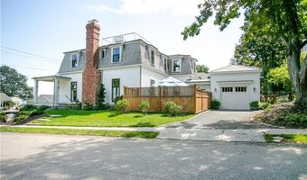 131 Eustis Ave, Newport, RI 02840