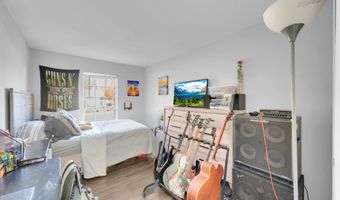 21 Shelli Ter, Barnegat, NJ 08005