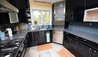 6789 LITTLE FALLS Rd, Arlington, VA 22213