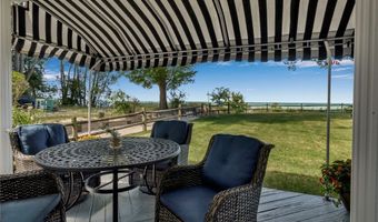 565 Wendt Dr, Angola, NY 14006