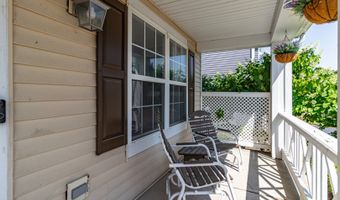 992 Neuhaven Dr, Antioch, IL 60002
