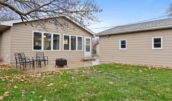 108 12th Ave SW, Altoona, IA 50009