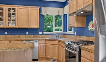 61042 Chamomile Pl, Bend, OR 97702