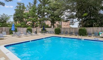 3217 SUTTON Pl NW A, Washington, DC 20016