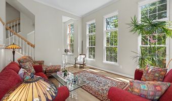 5022 BARBOUR Dr B, Alexandria, VA 22304