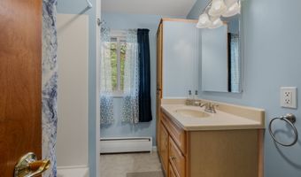 15 Goulart Dr, Bozrah, CT 06334