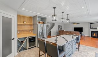 3902 Larkhaven Village Dr, Charlotte, NC 28215