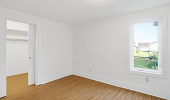 124 Roselawn St, Algonac, MI 48001
