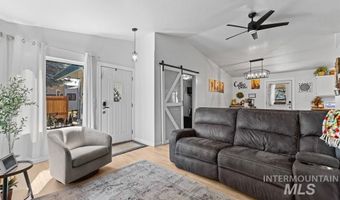 204 W Kerby St, Cascade, ID 83611