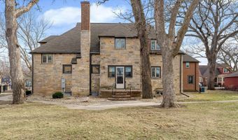 907 1st Dr NW, Austin, MN 55912