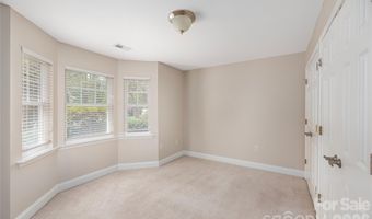 8 Kaylor Dr, Arden, NC 28704