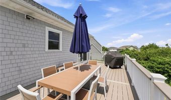 39 Hope Ln, Narragansett, RI 02882