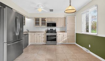 824 S Chillicothe Rd 11, Aurora, OH 44202