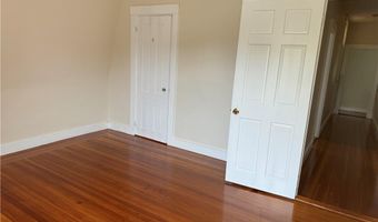 26 Ayrault St 3, Newport, RI 02840