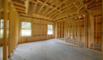 101 LLOYD HENDERSON Rd, Beebe, AR 72012