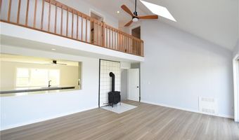 32 J H Dwyer Dr, Middletown, RI 02842