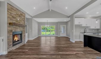 741 8th St NE, Arab, AL 35016