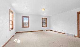 321 E APPLE CREEK Rd, Appleton, WI 54913