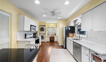 3673 ACE Dr, Akron, OH 44319
