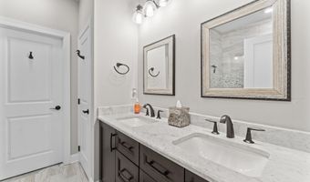 63 Great Hill Dr 63, Bethel, CT 06801