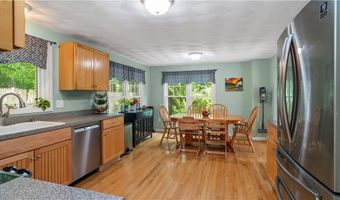 28 Narragansett Rd, Cumberland, RI 02864