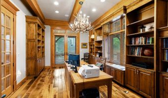300 Eagle Point Dr, Albany, KY 42602