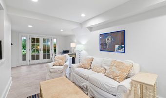 27 Prospect Hill Rd, Branford, CT 06405