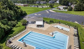 1009 Dutch Mill Dr, Ballwin, MO 63011