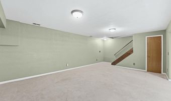 302 Willard Dr, Auburn, IN 46706