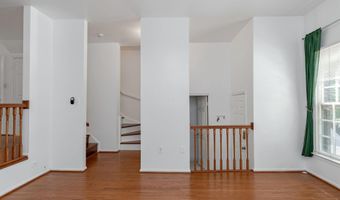8207 CEDAR LANDING Ct, Alexandria, VA 22306