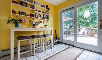 65 Jeri Lynn Cir, Warwick, RI 02886