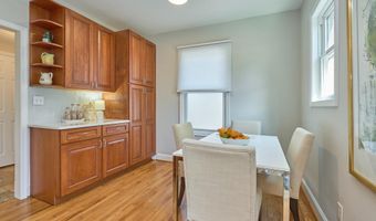 255 N BRYAN St, Arlington, VA 22201