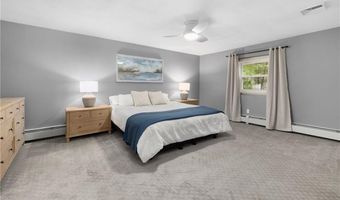 12 Robin Vale Dr, Glocester, RI 02857