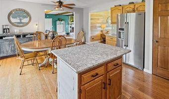 8110 Wolf Rd, Alton, IL 62002